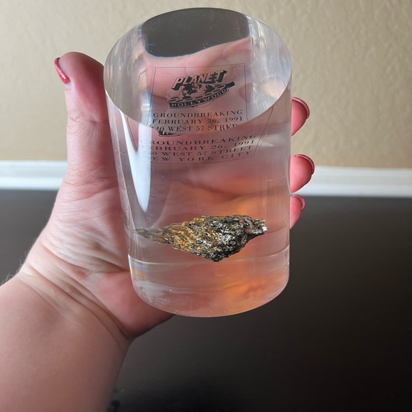 Vintage Planet Hollywood Groundbreaking Lucite Paperweight, Feb 26 1991, NYC - Picture 3 of 8